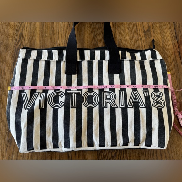 Victoria's Secret Black and White Beach bag set! - Picture 4 of 9